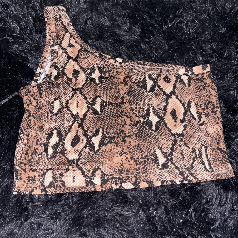SHEIN Snake Print One Shoulder Crop Top